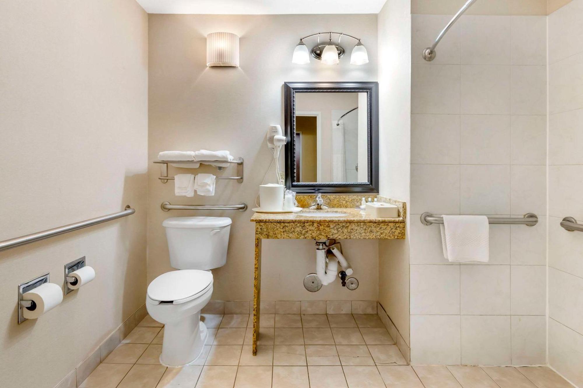 Quality Inn Raleigh Downtown Extérieur photo