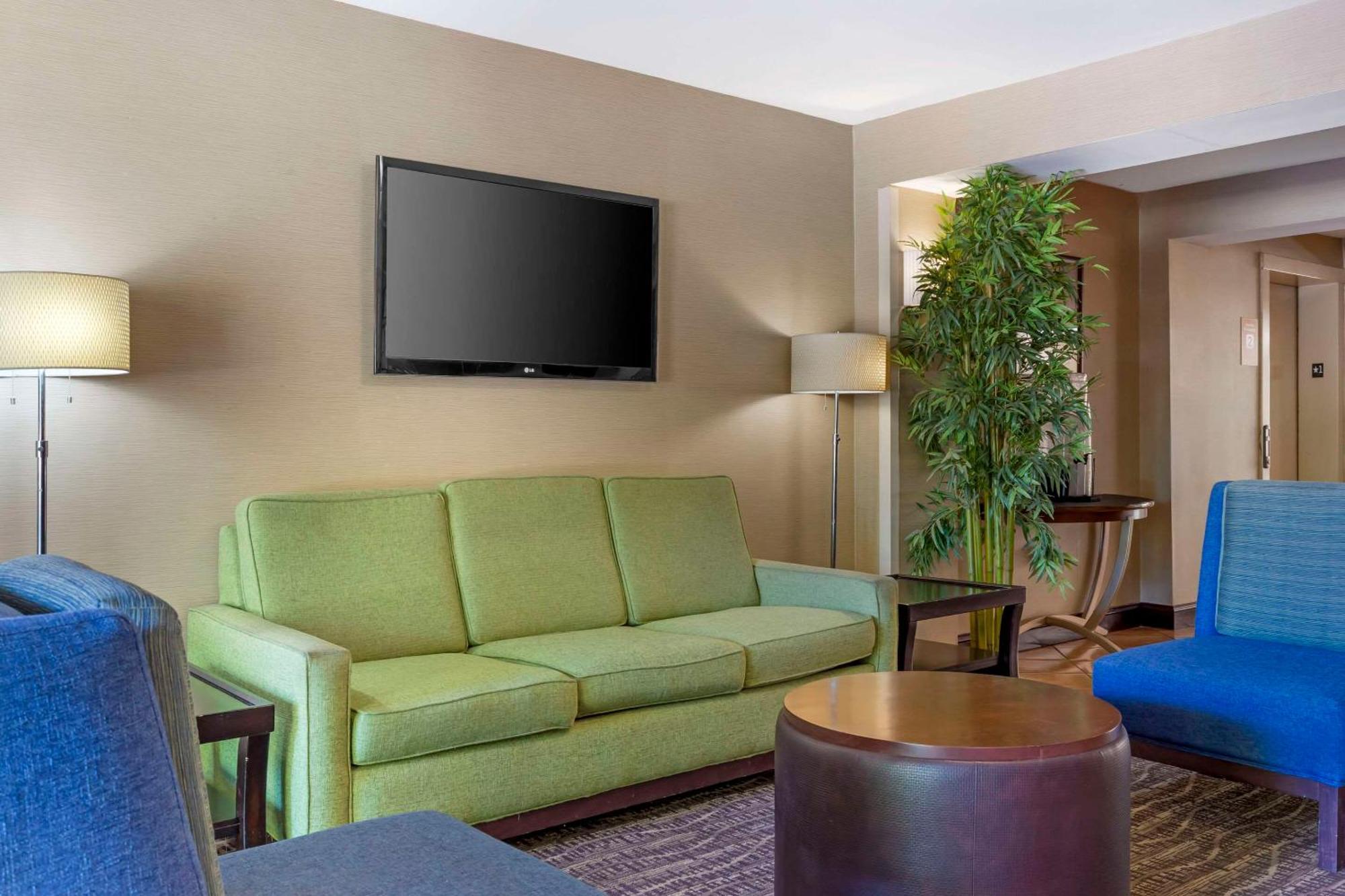 Quality Inn Raleigh Downtown Extérieur photo